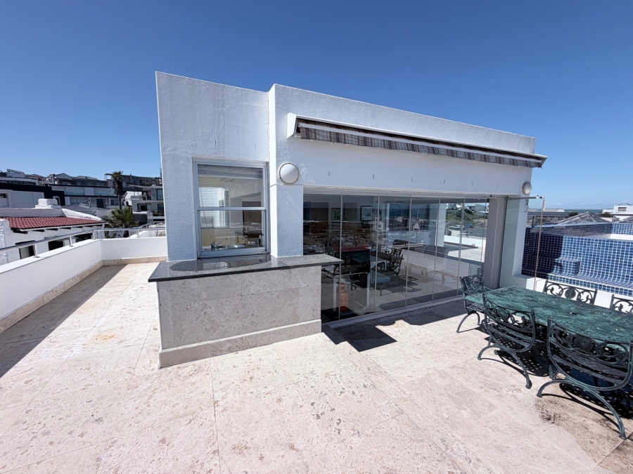 7 Bedroom Property for Sale in Bloubergstrand Western Cape